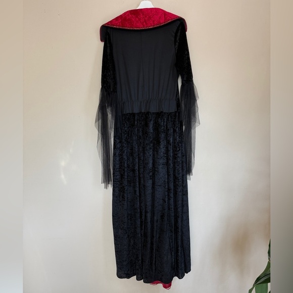 Spirit Halloween Victorian Vampiress Plus Size Costume Black Red Dress - Picture 6 of 12